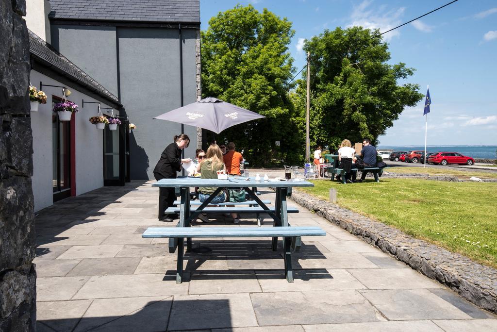 Burren Atlantic Hotel & Holiday Cottages Ballyvaughan Exterior foto